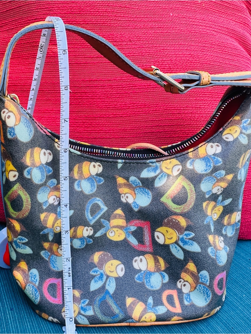Rare Dooney & Bourke Bee Monogram Bucket Bag - Multicolor - Picture 5 of 8